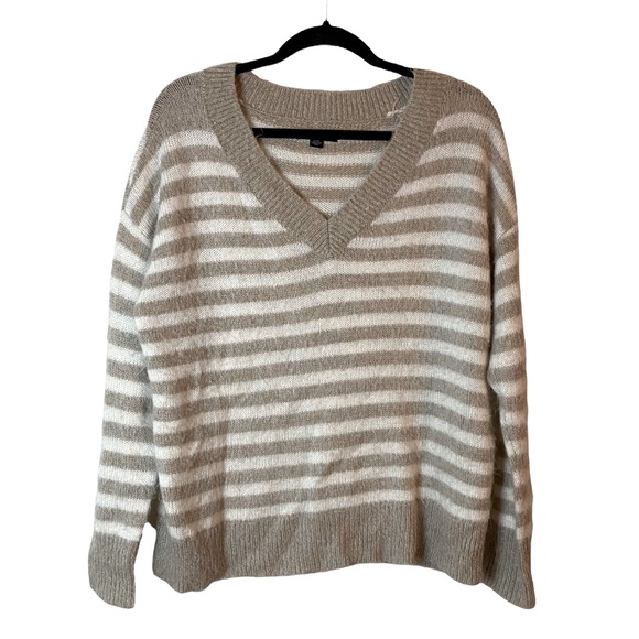 American Eagle Sweater Tan Cream Stripe Fuzzy Soft V-Neck Size Medium - Picture 1 of 9